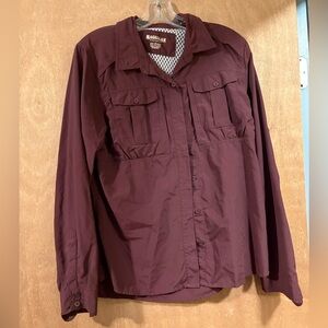 Magellan women’s vented fishing shirt, size large, maroon